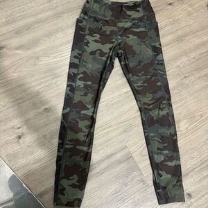 Camo Print Green Brown Leggings Side Pockets Size M